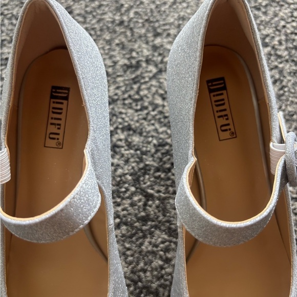 NEW-Low Kitten Heels - Picture 5 of 12